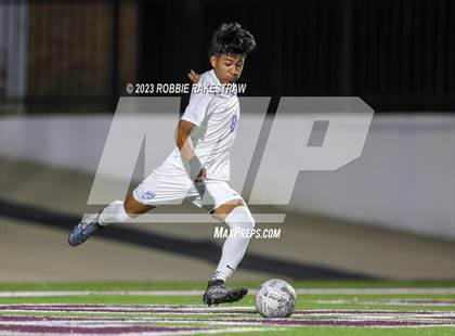 Thumbnail 3 in Wilson vs. Seagoville (UIL 5A Region II Bi-District Playoff) photogallery.