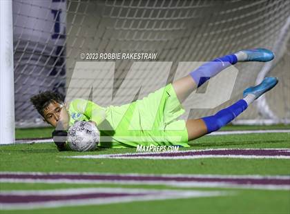 Thumbnail 2 in Wilson vs. Seagoville (UIL 5A Region II Bi-District Playoff) photogallery.