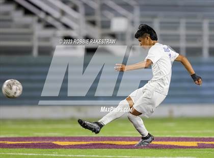 Thumbnail 3 in Wilson vs. Seagoville (UIL 5A Region II Bi-District Playoff) photogallery.
