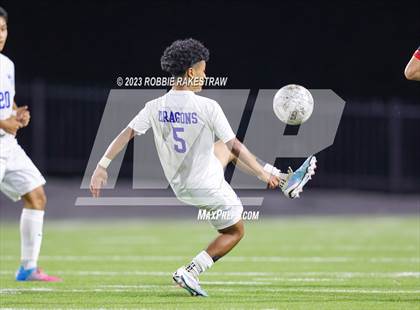 Thumbnail 1 in Wilson vs. Seagoville (UIL 5A Region II Bi-District Playoff) photogallery.