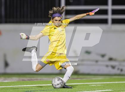 Thumbnail 1 in Wilson vs. Seagoville (UIL 5A Region II Bi-District Playoff) photogallery.
