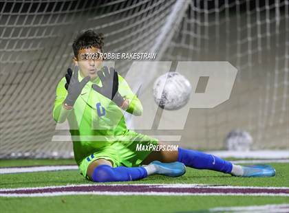 Thumbnail 2 in Wilson vs. Seagoville (UIL 5A Region II Bi-District Playoff) photogallery.