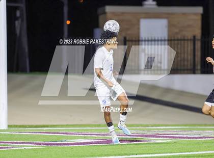 Thumbnail 1 in Wilson vs. Seagoville (UIL 5A Region II Bi-District Playoff) photogallery.