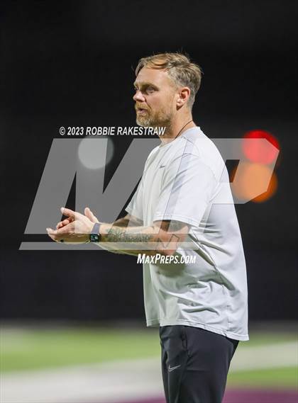Thumbnail 3 in Wilson vs. Seagoville (UIL 5A Region II Bi-District Playoff) photogallery.