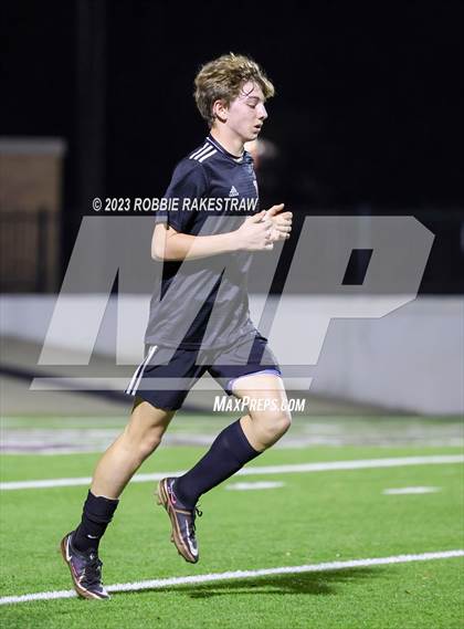 Thumbnail 1 in Wilson vs. Seagoville (UIL 5A Region II Bi-District Playoff) photogallery.