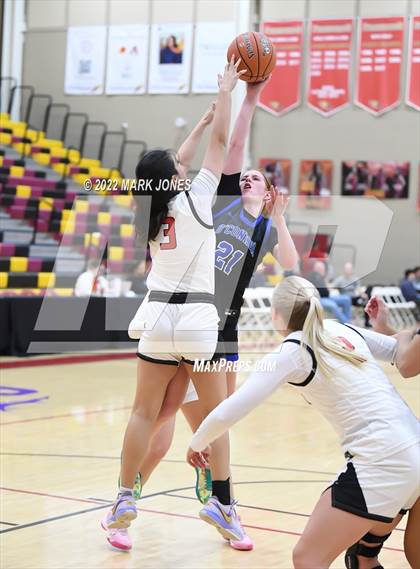 Thumbnail 2 in O'Connor vs. Chaparral (Hoophall West) photogallery.