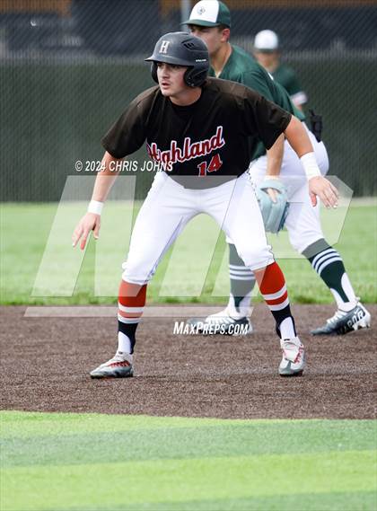 Thumbnail 2 in Highland vs Salem (IHSA, 3A sectional semifinal) photogallery.