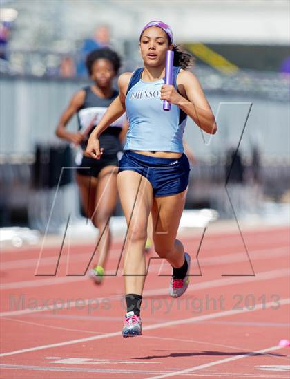 Thumbnail 1 in NISD Alamo Relays photogallery.