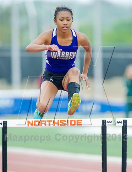 Thumbnail 3 in NISD Alamo Relays photogallery.