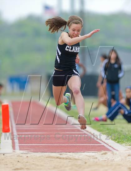Thumbnail 3 in NISD Alamo Relays photogallery.