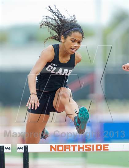 Thumbnail 3 in NISD Alamo Relays photogallery.