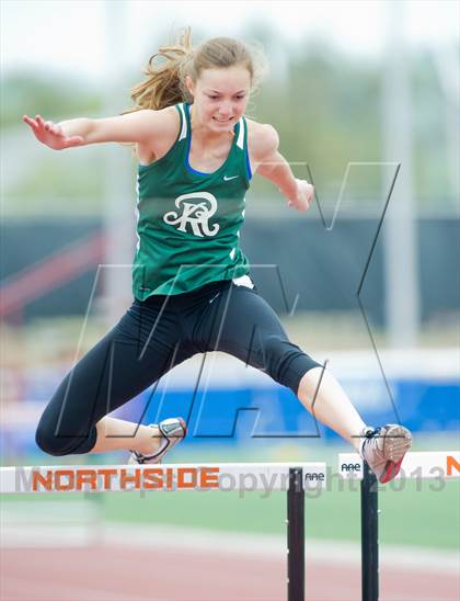 Thumbnail 2 in NISD Alamo Relays photogallery.