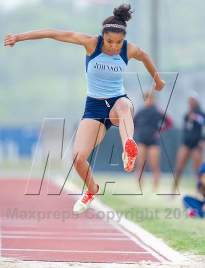 Thumbnail 3 in NISD Alamo Relays photogallery.