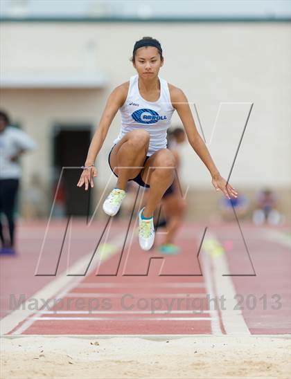 Thumbnail 3 in NISD Alamo Relays photogallery.