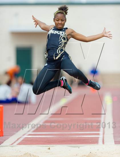 Thumbnail 2 in NISD Alamo Relays photogallery.