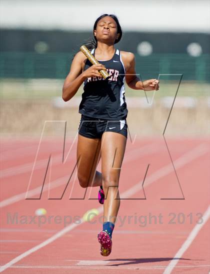 Thumbnail 2 in NISD Alamo Relays photogallery.