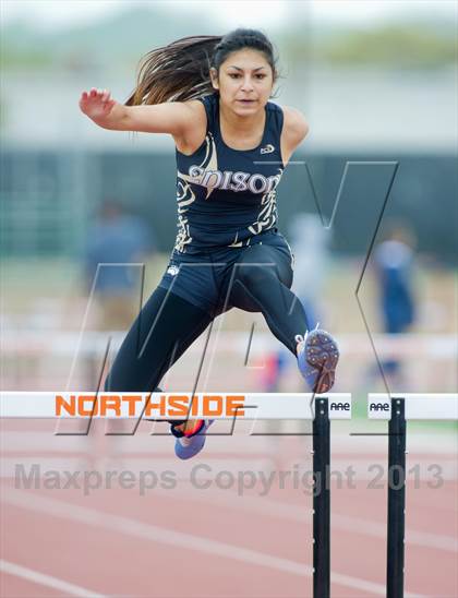 Thumbnail 3 in NISD Alamo Relays photogallery.