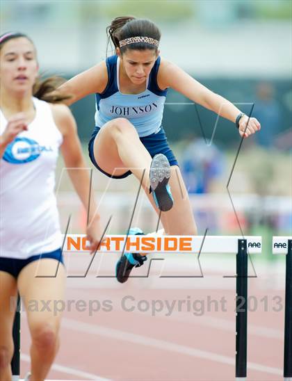Thumbnail 3 in NISD Alamo Relays photogallery.