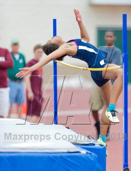 Thumbnail 2 in NISD Alamo Relays photogallery.