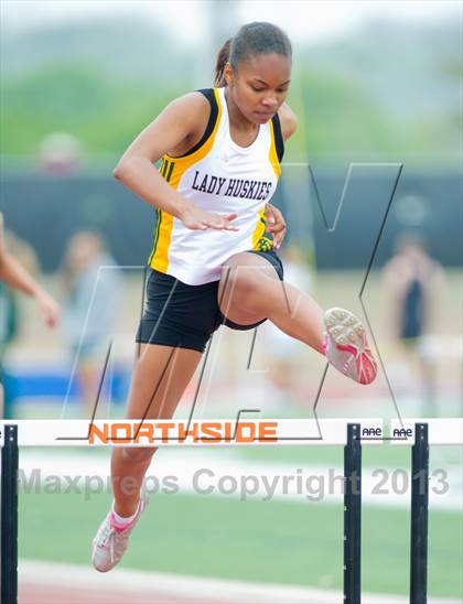 Thumbnail 3 in NISD Alamo Relays photogallery.