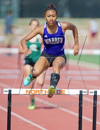 Thumbnail 1 in NISD Alamo Relays photogallery.