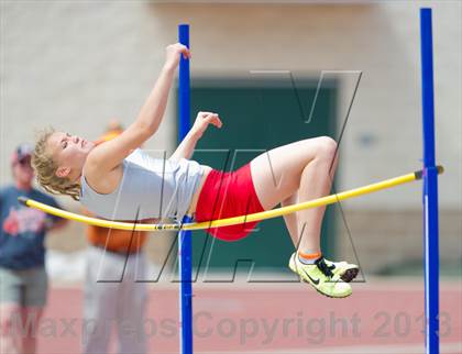Thumbnail 2 in NISD Alamo Relays photogallery.