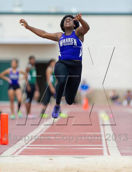 Thumbnail 2 in NISD Alamo Relays photogallery.