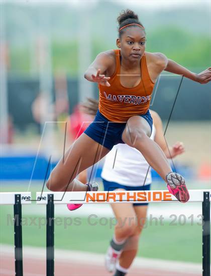 Thumbnail 2 in NISD Alamo Relays photogallery.