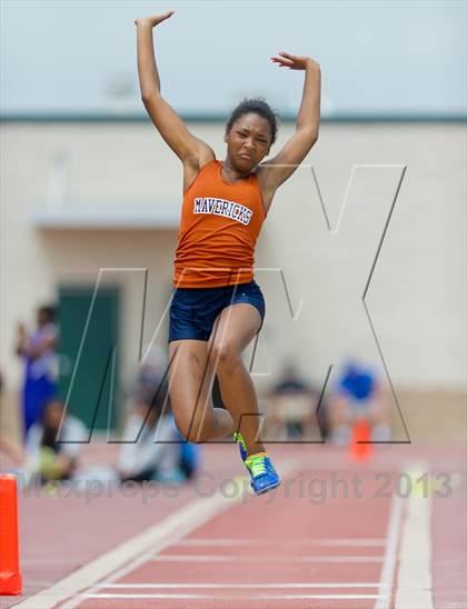 Thumbnail 3 in NISD Alamo Relays photogallery.