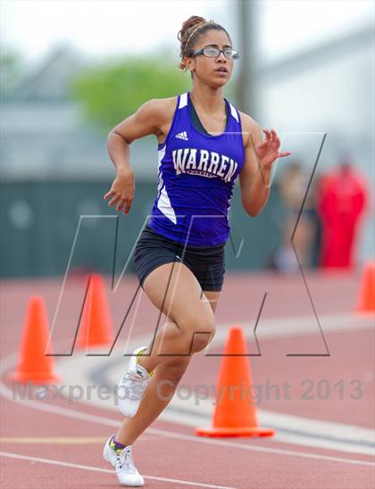 Thumbnail 2 in NISD Alamo Relays photogallery.