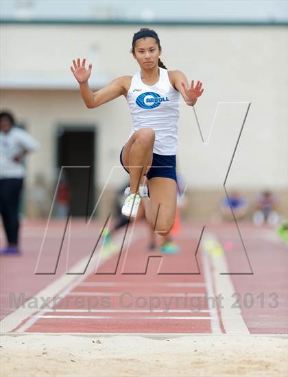 Thumbnail 2 in NISD Alamo Relays photogallery.