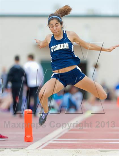 Thumbnail 1 in NISD Alamo Relays photogallery.