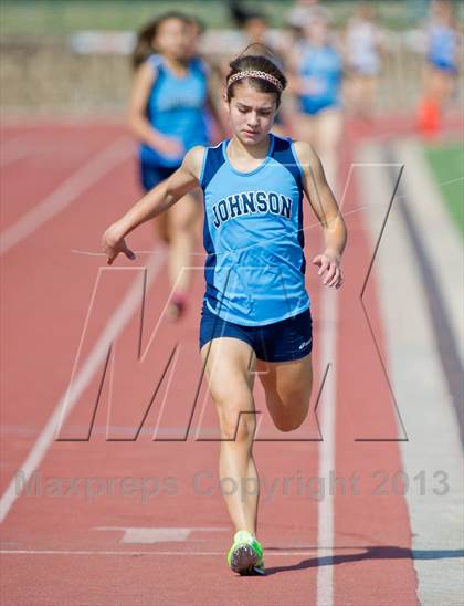 Thumbnail 3 in NISD Alamo Relays photogallery.