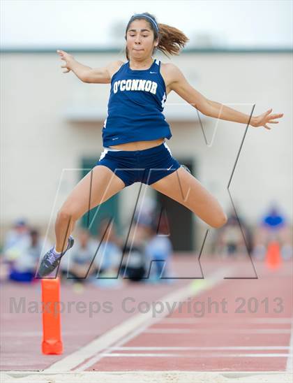 Thumbnail 1 in NISD Alamo Relays photogallery.