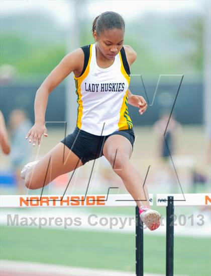 Thumbnail 1 in NISD Alamo Relays photogallery.