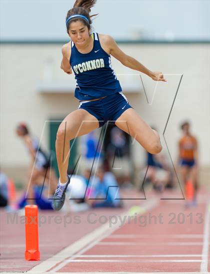 Thumbnail 3 in NISD Alamo Relays photogallery.