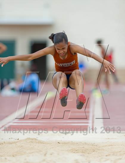 Thumbnail 3 in NISD Alamo Relays photogallery.