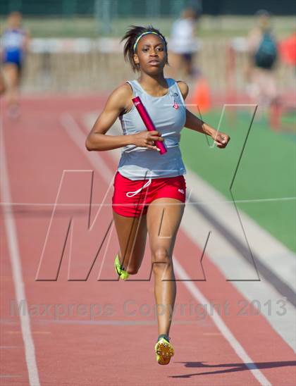 Thumbnail 2 in NISD Alamo Relays photogallery.