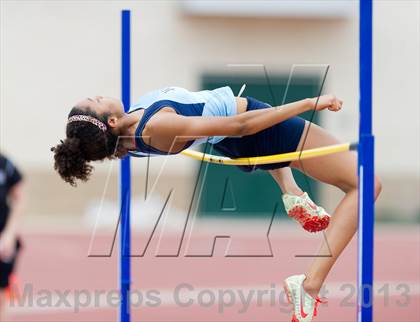 Thumbnail 2 in NISD Alamo Relays photogallery.
