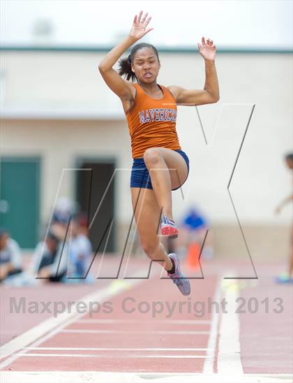 Thumbnail 1 in NISD Alamo Relays photogallery.