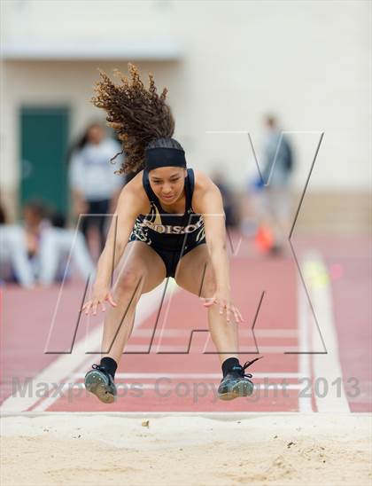 Thumbnail 1 in NISD Alamo Relays photogallery.