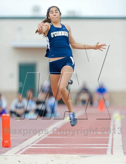 Thumbnail 3 in NISD Alamo Relays photogallery.