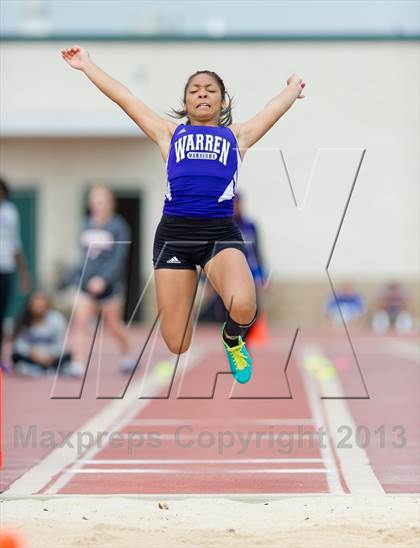 Thumbnail 1 in NISD Alamo Relays photogallery.