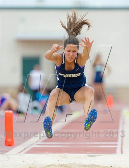 Thumbnail 2 in NISD Alamo Relays photogallery.