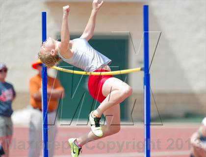 Thumbnail 2 in NISD Alamo Relays photogallery.