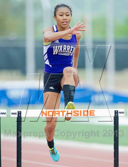 Thumbnail 2 in NISD Alamo Relays photogallery.