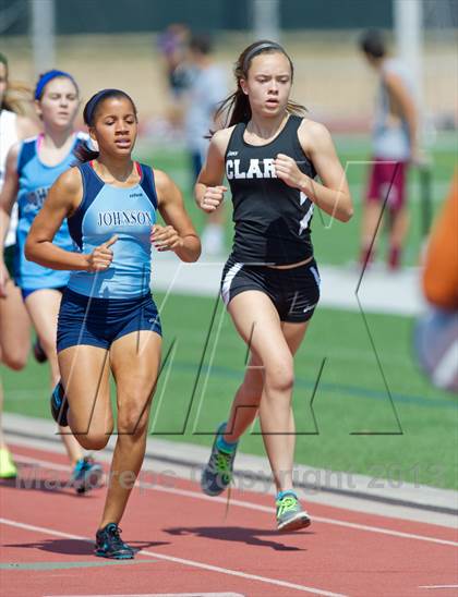 Thumbnail 2 in NISD Alamo Relays photogallery.