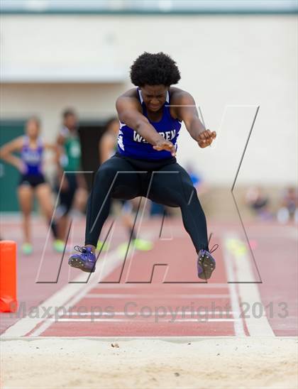 Thumbnail 2 in NISD Alamo Relays photogallery.