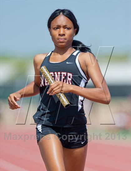 Thumbnail 3 in NISD Alamo Relays photogallery.