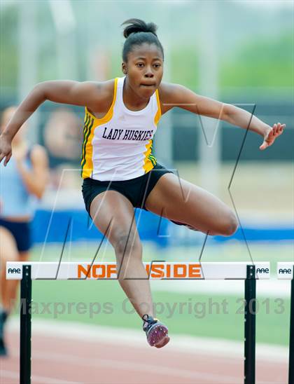 Thumbnail 1 in NISD Alamo Relays photogallery.